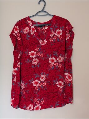 Jasmine & Juliana, Red Floral V-Neck Flutter Sleeve Blouse, Size 1X